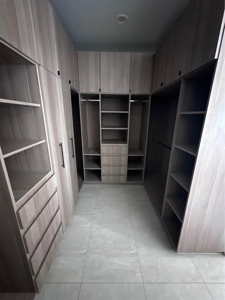 Vestidor de la recámara principal